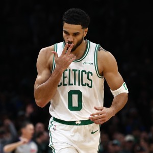 能攻善传！塔图姆15中7拿到23分13板7助3断 正负值+13