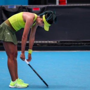 世界杯手机观看-迪拜站王蔷不敌库兹涅佐娃 状态起伏继续“一轮游”